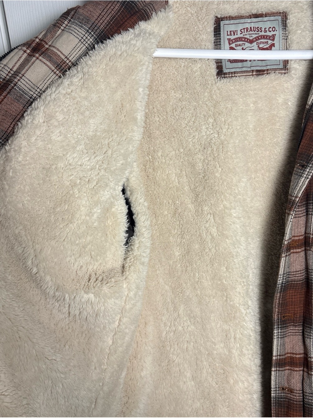 Men’s Levi’s Strauss & Co. Sherpa-Lined Plaid Jacket - Cream & Rust Size M - Picture 5 of 5